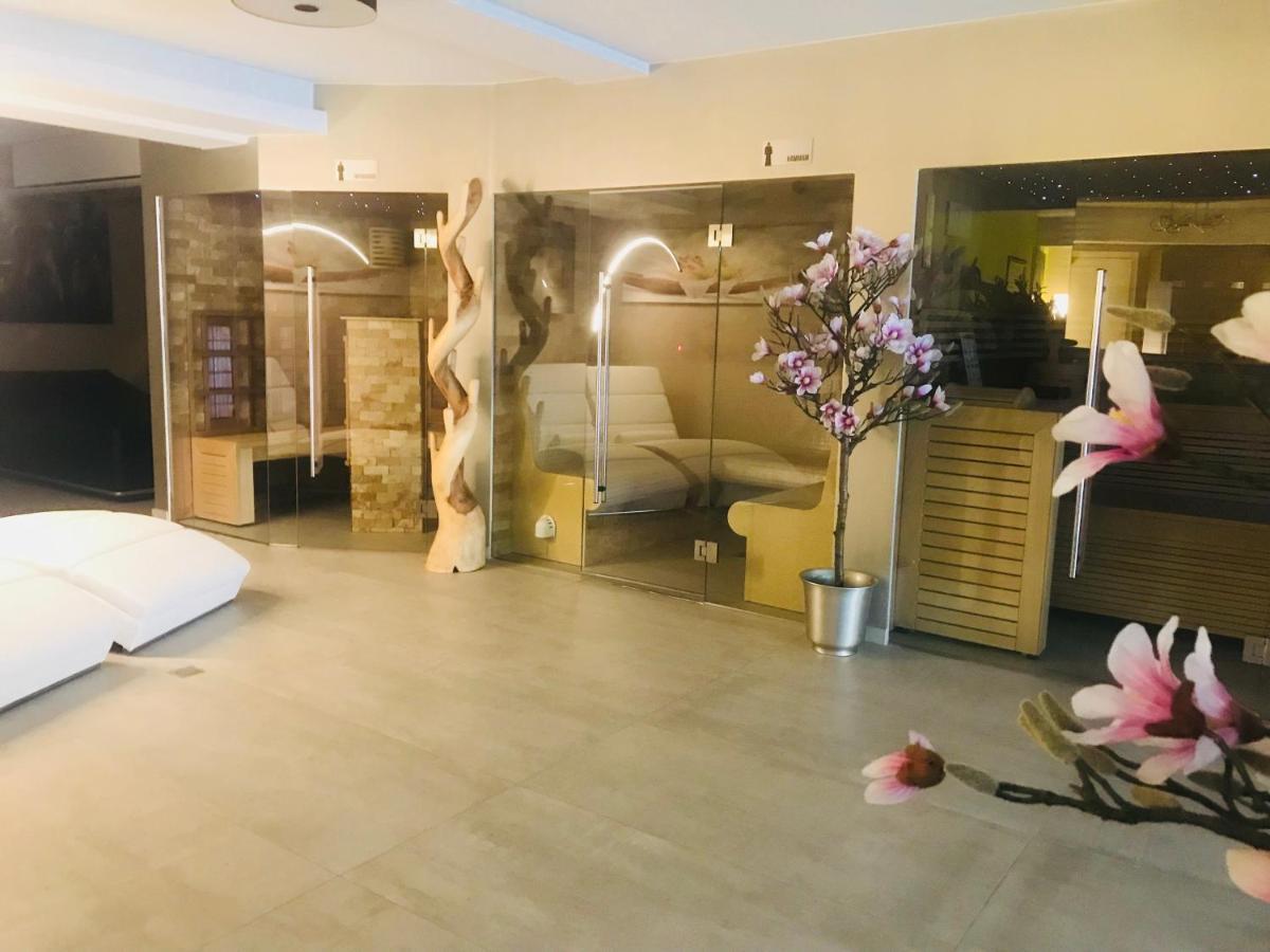 Hotel Monte Cristo Hoeselt Ngoại thất bức ảnh